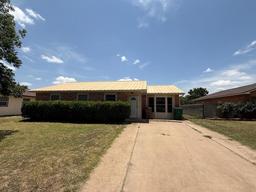 929 E 41st — BLUEBONNET ESTATES