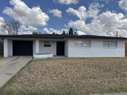 2313 E 14th St — Crescent Park