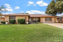 3730 Maple Ave — Windsor Heights
