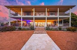 208 S Valley View Dr — Cedar Ridge