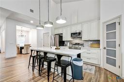 210 Cottage St — SEGUIN NEIGHBORHOOD 04