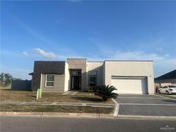 7436 Burr Oak Loop — Los Vecinos