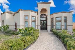 800 E Balboa Avenue — Las Vinas