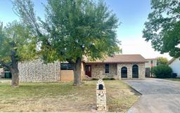 813 Stonewall Drive — Stonegate Park