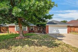 3303 Crestmont Dr — Fairmont Park
