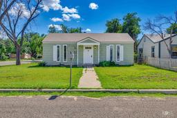 403 Angelo Boulevard — Angelo Heights