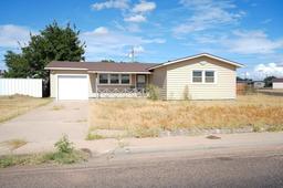 3700 Locust St — Windsor Heights
