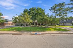 4602 Island Dr — Green Tree North