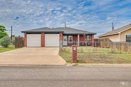 2270 Woodlawn Drive — Forest Park