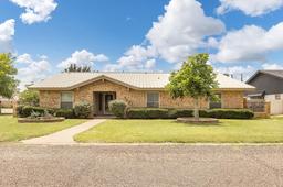 3301 Trails End Rd — Country Club North