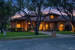 301 Cardinal Avenue — Heritage Manor