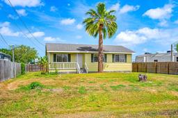 106 W Speckled Trout Ln — Copano Cove