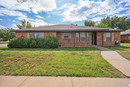 5705 AUTUMN Place