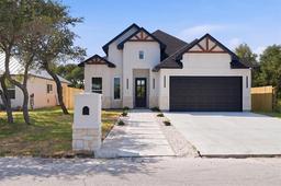 924 S 10th — 0011