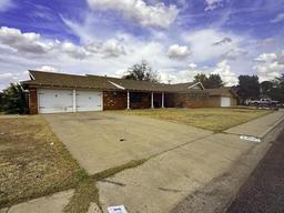 4001 E 37th St — Winwood