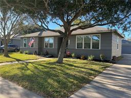 306 Circle Drive — Livingston Park