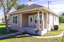 2407 Mary Street — Webb Patrick