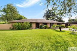 945 Acacia Lake Dr — ACACIA LAKE TRACT
