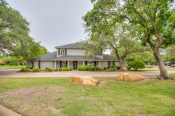 5235 Beverly Drive — Bentwood Country Club Est