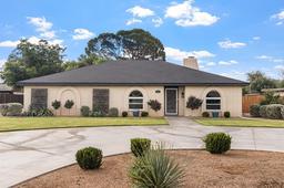 3216 Bainbridge Dr — Country Club North