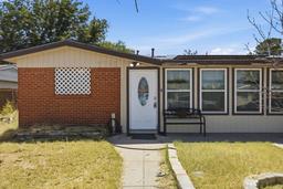 2703 Brazos Ave — Harrisdale