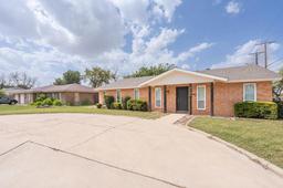 3300 Neely Ave — Hyde Park