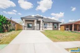 6851 Laguna Madre Dr — El Lago