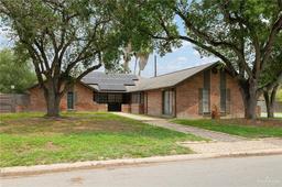 400 W Iris Avenue W — Daffodil Gardens