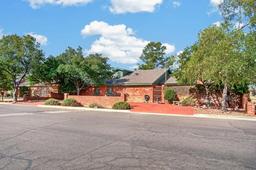 1423 Ainslee St — Kelson Place
