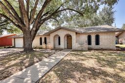 1104 Live Oak