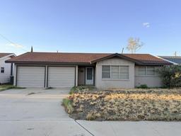 1629 E 49th St — Fleetwood