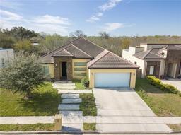 1304 E Balboa Avenue — Las Cabanas