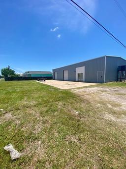 1830 Highway 35 S — Manning