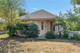 1721 W Maple Avenue — Milmor