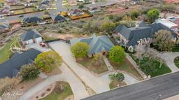 1118 Ashford Drive — Bluffs