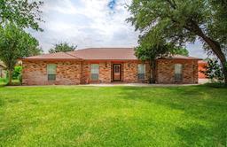 823 New Castle CT — Colonial Estates