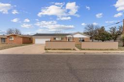 1600 W 25th St — Beckland Terrace