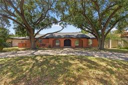 112 E Houston Street — Belaire