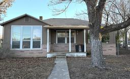 420 N Stonewall St — Lewis