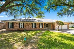 2213 Hughes St — Grandview