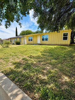 2214 Juanita Avenue — Forest Park
