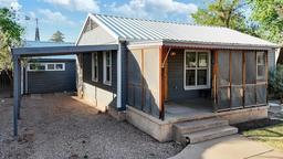 705 Ave E