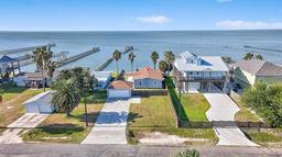 214 Dead Ends Dr — Copano Campsite