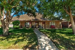 7108 Glenoak Lane