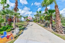 1338 Ross Avenue — Mustang Island
