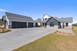 220 Interlaken St — Frieden