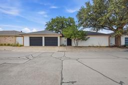 907 Pine Court — Highland Park Townhouses
