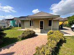 8023 Debby Avenue — Muniz