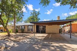 5011 Kingston Drive — University Park West