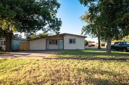 146 E Riverside Avenue — Belaire